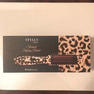 Thermal styling brush